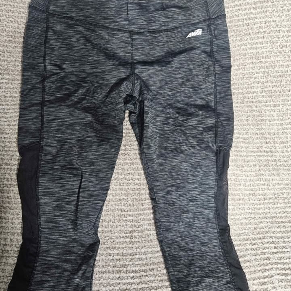 Avia Women's Charcoal and Black Capris